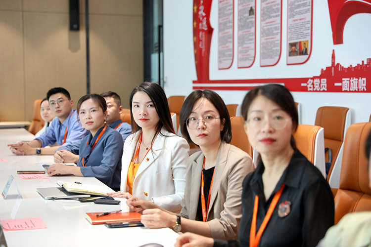 乐玩体育在线（中国）党支部